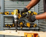 Dewalt Κρουστικό Δραπανοκατσάβιδο XR 18V 3 Ταχυτήτων (Solo) DCD996NT-XJ