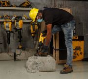 DeWalt Κρουστικό Σκαπτικό Πιστολέτο SDS PLUS 18V Χωρίς Μπαταρία & Φορτιστή DCH133NT