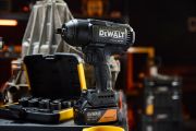 Dewalt McLaren Σετ Κρουστικό Δραπανοκατσάβιδο & Παλμικό Κατσαβίδι 18V XR (2x5 Ah) – DCK2222MP2T-QW