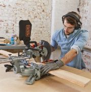 Black & Decker BES700-QS Συρόμενο Φαλτσοπρίονο 1600W 216mm