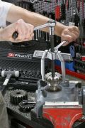 Facom Εξωλκέας 2 Βραχιόνων Συρόμενου Τύπου 25-65mm 1t – U.232-65